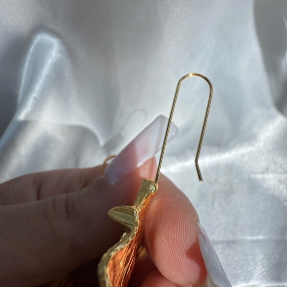 NEW ZARA  Gold Leaf Earrings - Picture 11 of 13